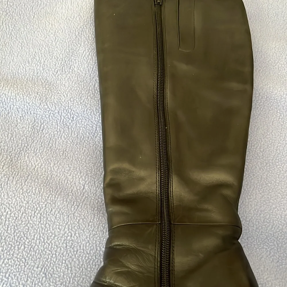 Black Leather Boots.  2” chunky heel. - Picture 4 of 4